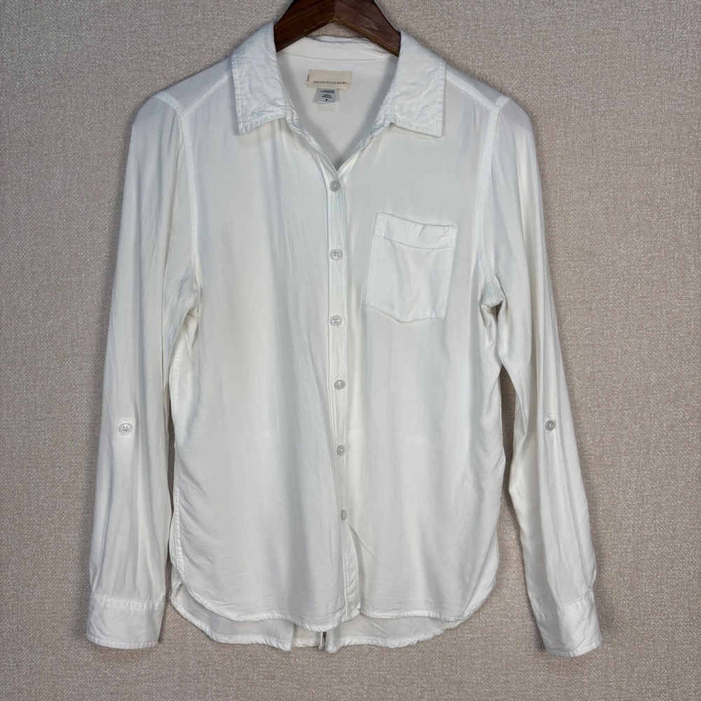 Canyon River Blues Size Medium Womens White Roll Tab Sleeve Button Down Shirt